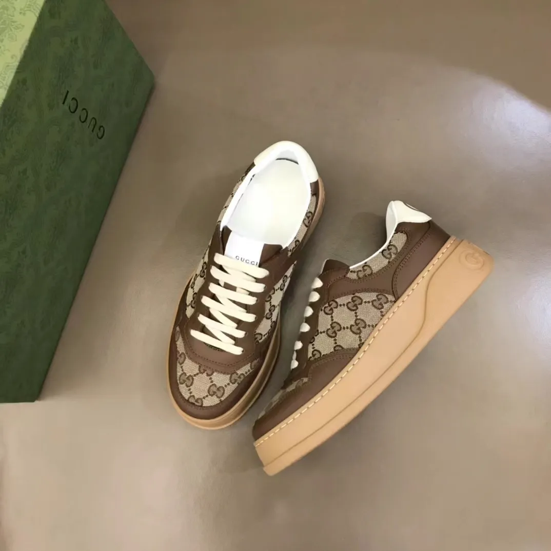 P380 new men's shoes GUCCI [Lightning] latest shoes are shipped. Original quality, fashionable, made of special materials, sheepskin lining, brand new packaging. The foot feels super comfortable and the workmanship is impeccable38-45